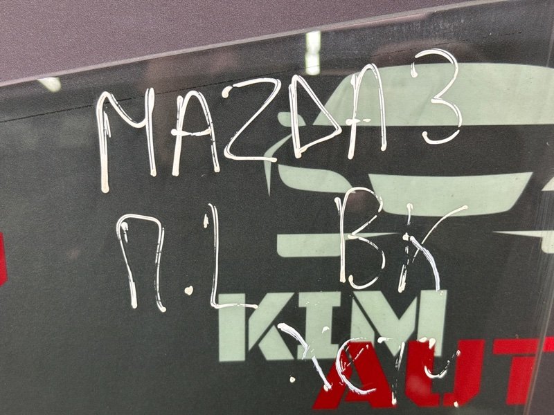 Стекло двери mazda mazda 3