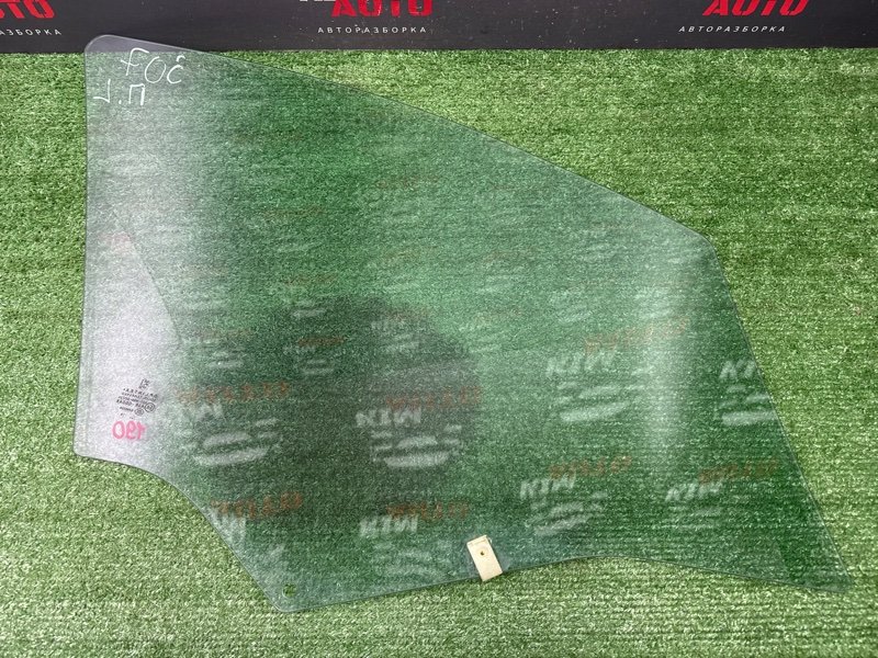 Стекло двери Peugeot 307