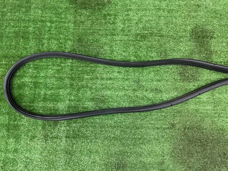 Уплотнитель двери Ford Kuga 2013 SUV