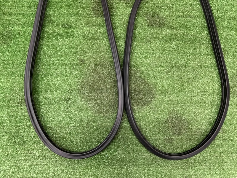 Уплотнитель двери Ford Kuga 2013 SUV