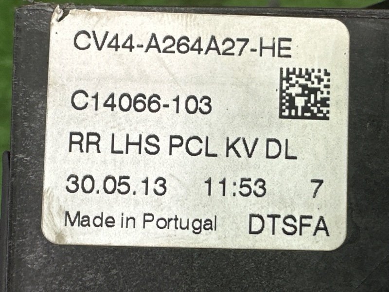 Кронштейн замка двери Ford Kuga 2013 SUV