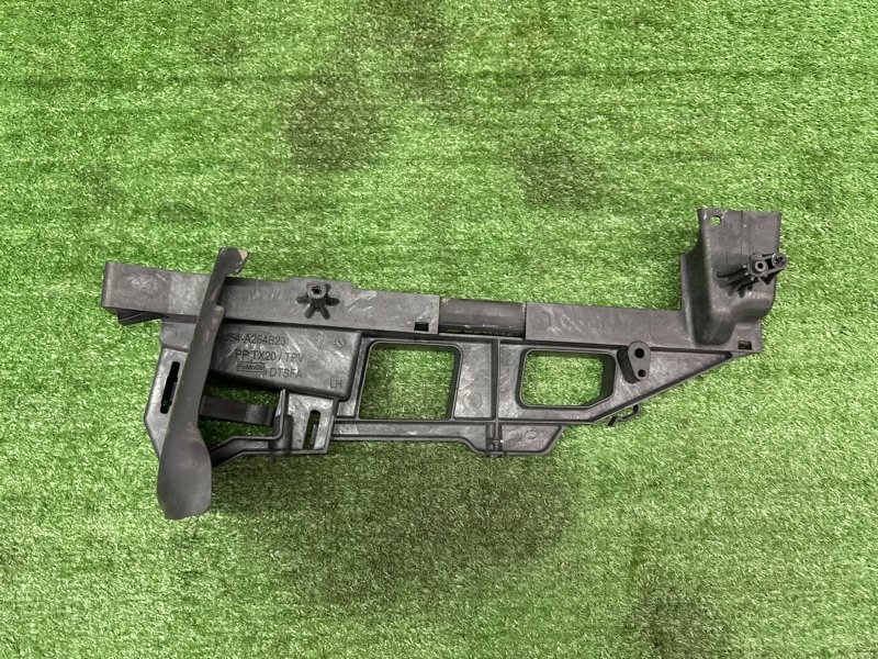 Кронштейн замка двери Ford Kuga 2013 SUV