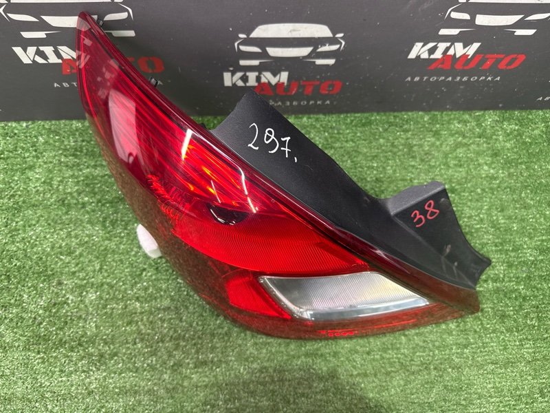 Фонарь Opel Corsa D