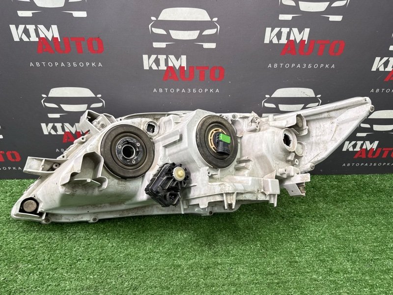 Фара Toyota Camry