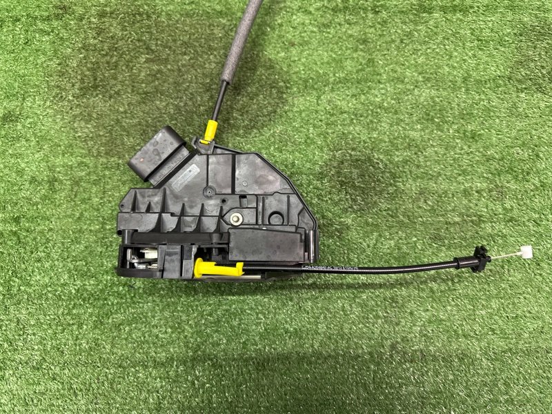 Замок двери Ford Kuga 2013 SUV