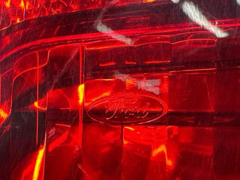 Фонарь в крыло Ford Focus 2