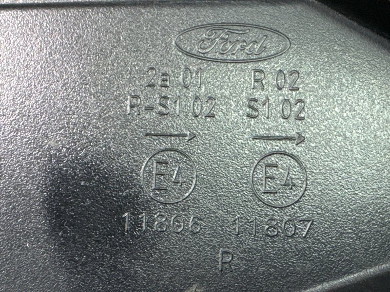 Фонарь в крыло Ford Focus 2