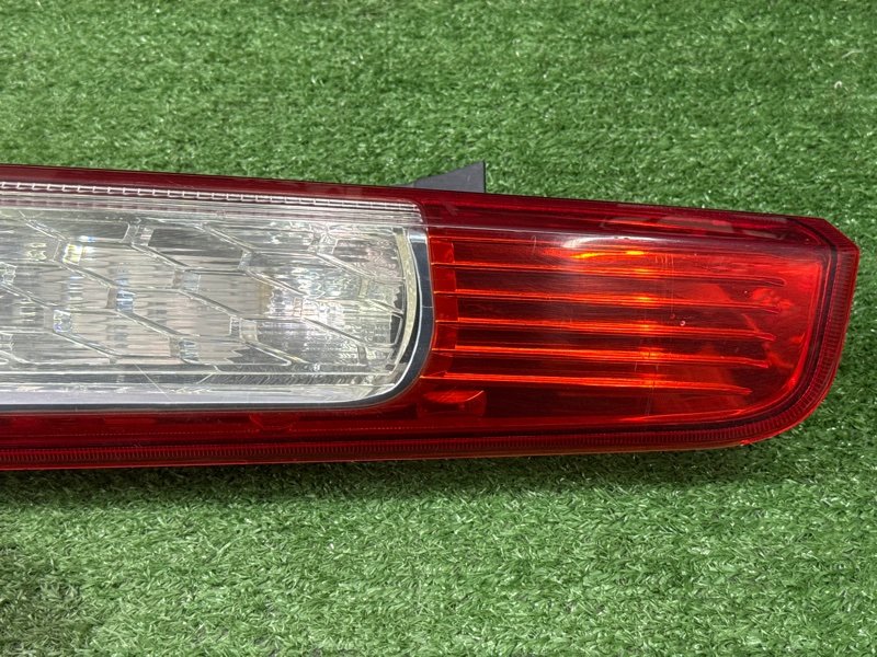 Фонарь в крыло Ford Focus 2