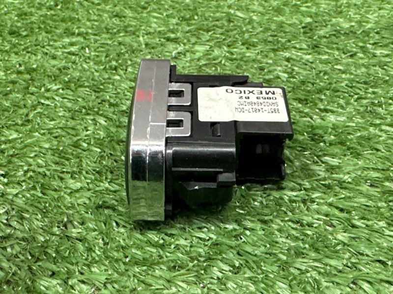 Кнопка центрального замка Ford Kuga 2013 SUV