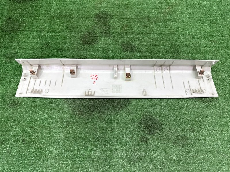 Обшивка крышки багажника верхняя Ford Kuga 2013 SUV