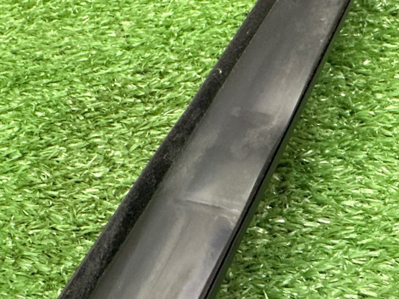 Уплотнитель стекла направляющий Ford Kuga 2013 SUV