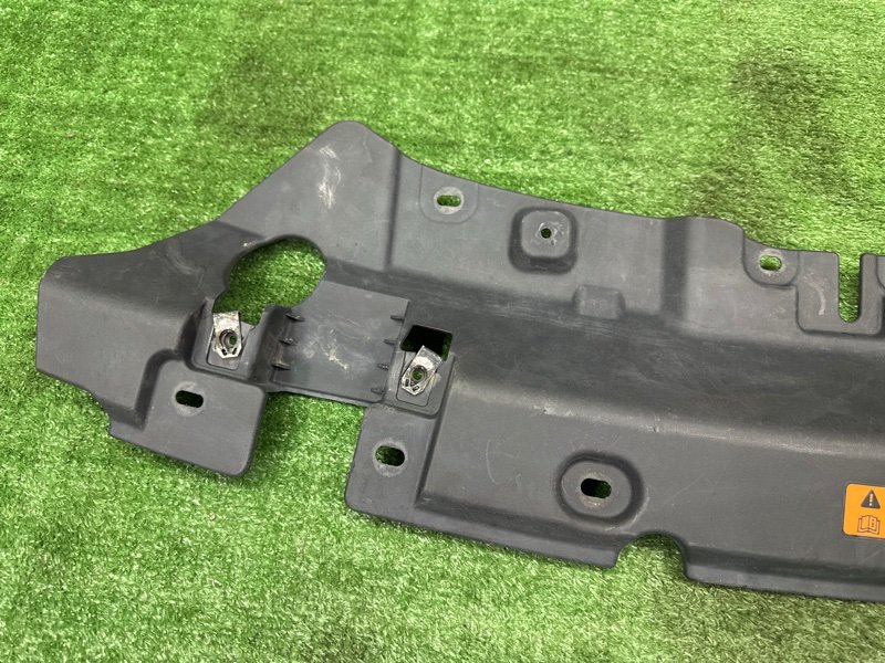 Накладка замка капота Ford Kuga 2013 SUV