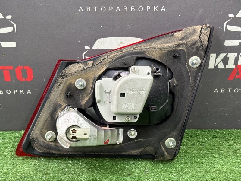 Фонарь в крышку багажника Honda Civic