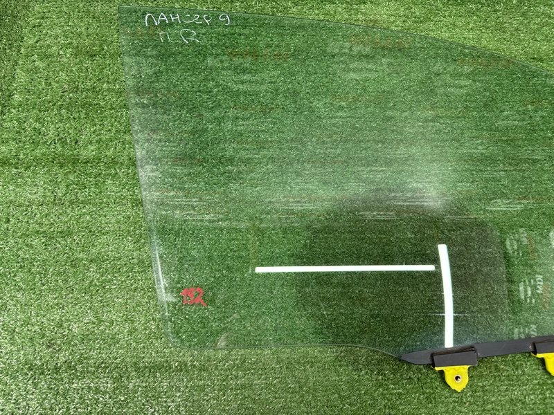 Стекло двери Mitsubishi Lancer 9