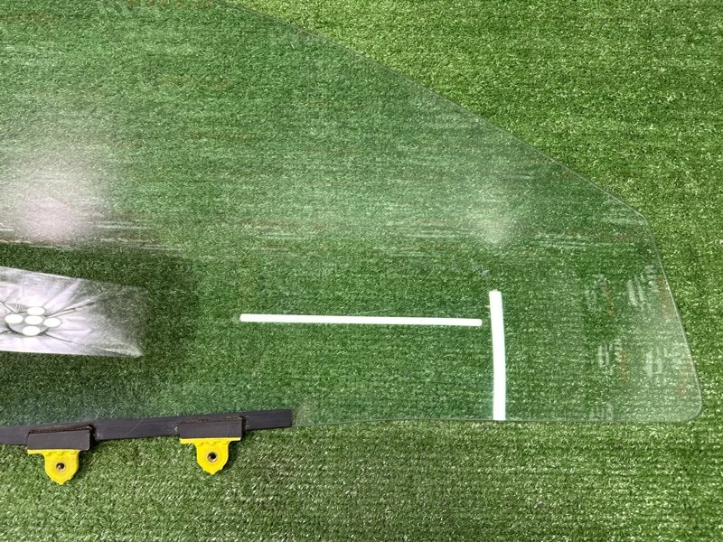 Стекло двери Mitsubishi Lancer 9