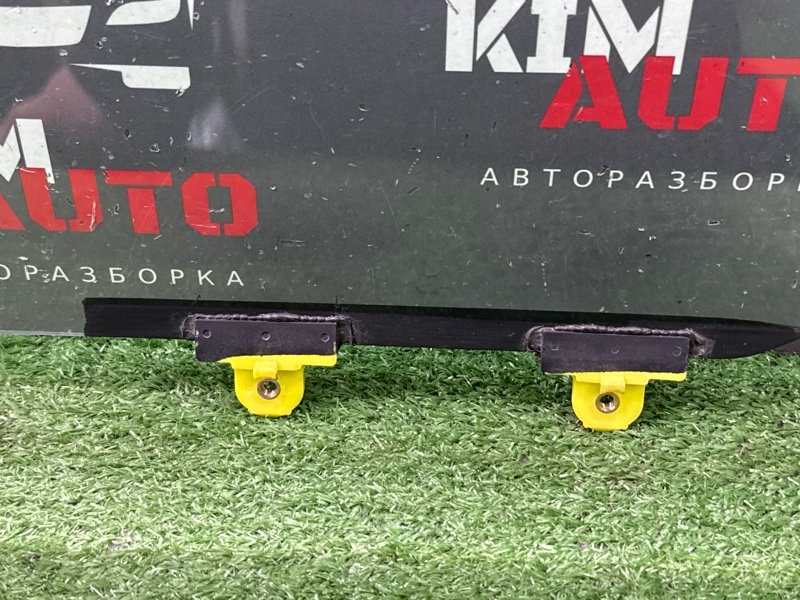 Стекло двери Mitsubishi Lancer 9