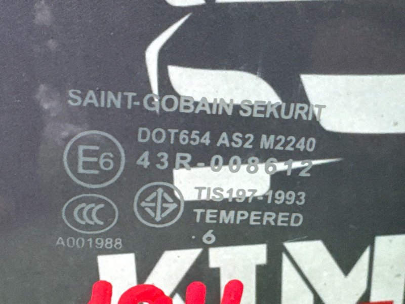 Стекло двери mazda mazda 3 BK