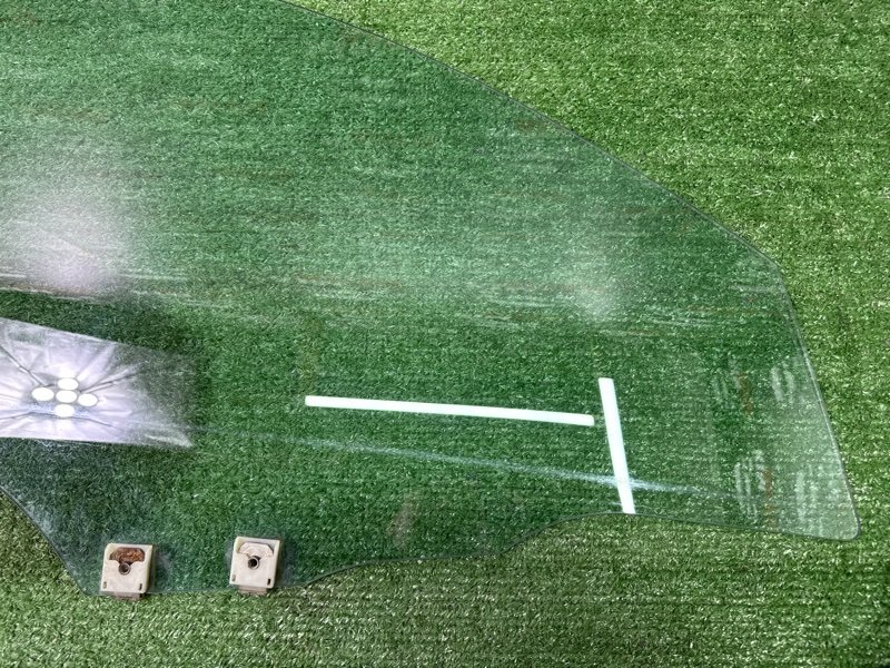 Стекло двери mazda mazda 3 BK