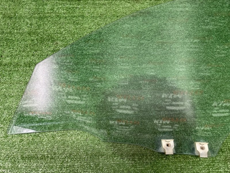 Стекло двери mazda mazda 3 BK