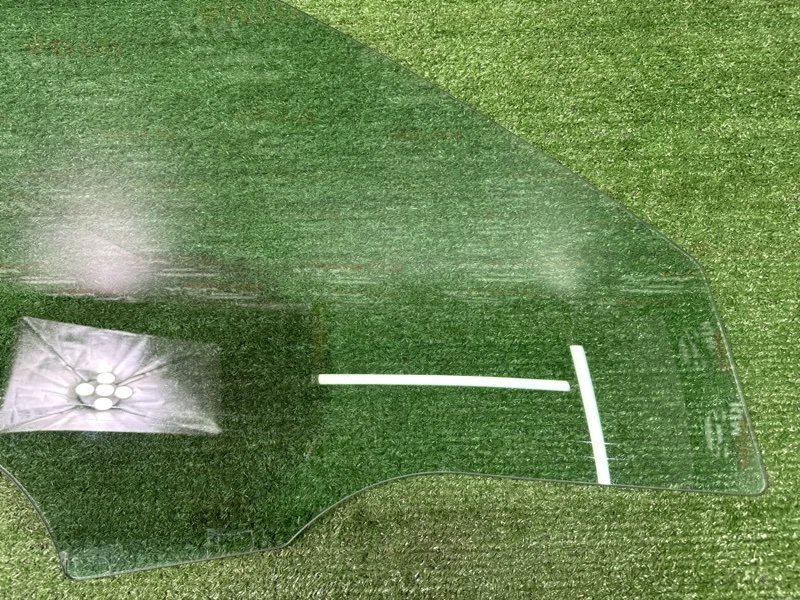 Стекло двери Skoda Fabia 2