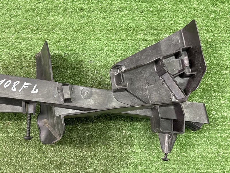 Кронштейн замка двери Ford Kuga 2013 SUV