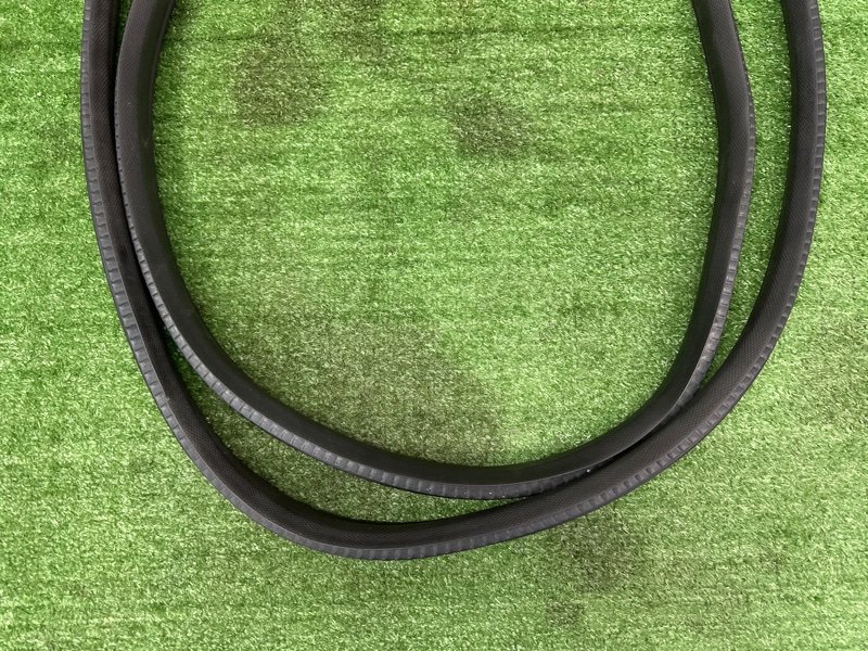 Уплотнитель проема двери Ford Kuga 2013 SUV