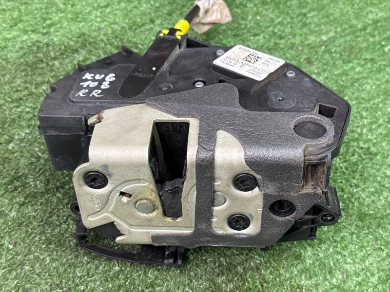 Замок двери Ford Kuga 2013 SUV