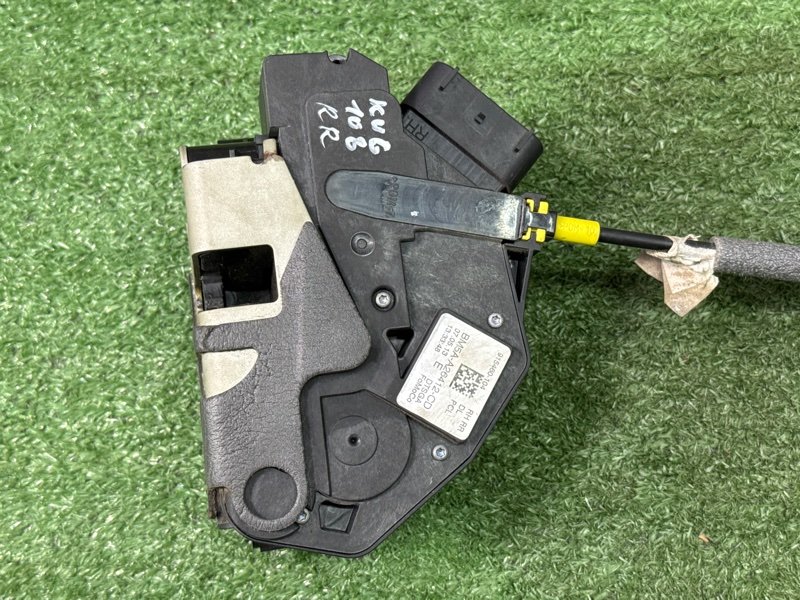 Замок двери Ford Kuga 2013 SUV