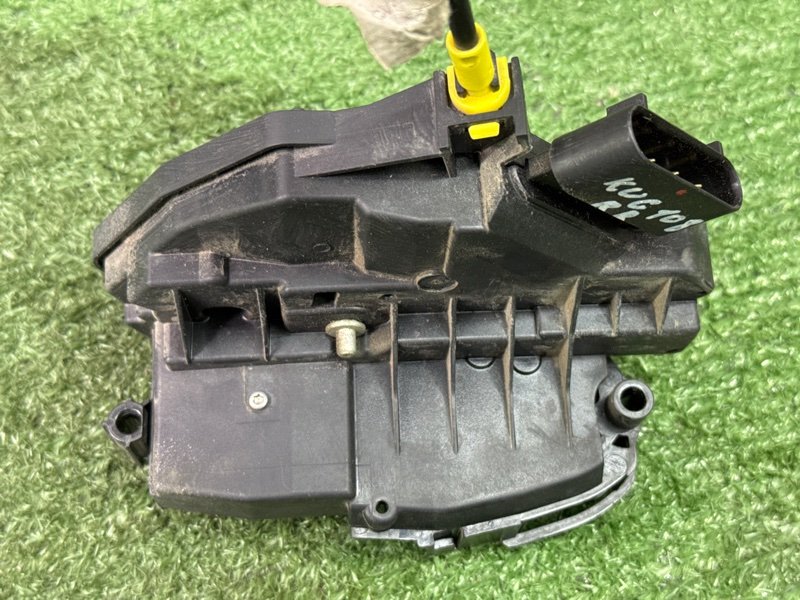 Замок двери Ford Kuga 2013 SUV