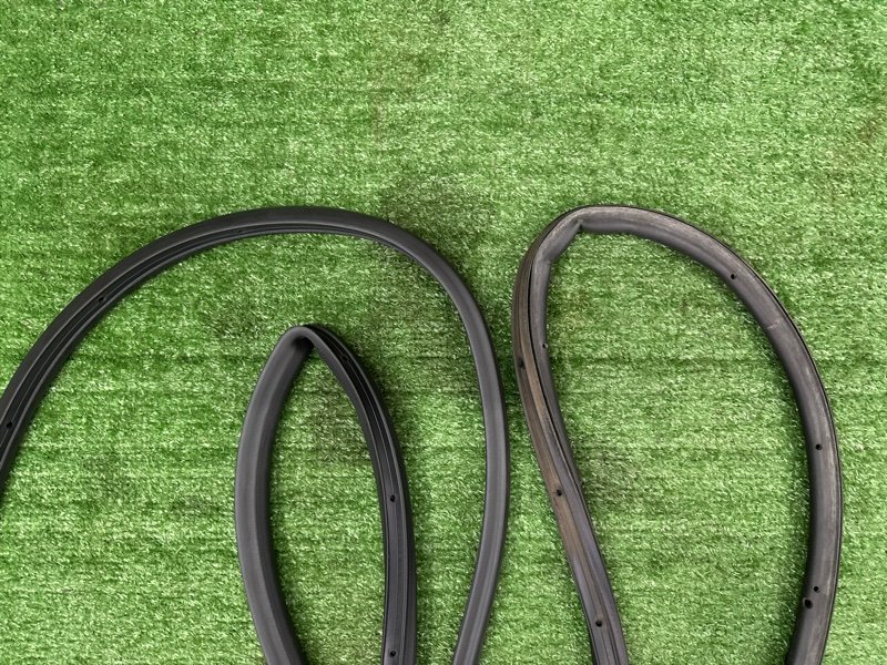 Уплотнитель двери Ford Kuga 2013 SUV