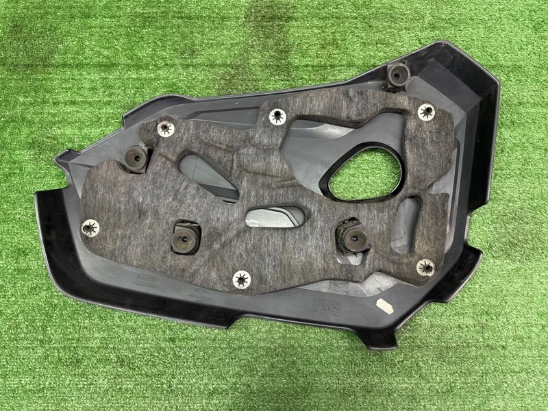 Декоративная крышка двигателя Ford Kuga 2013 SUV