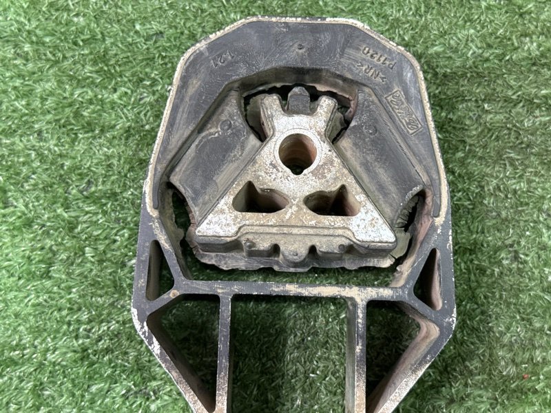 Подушка(опора) двигателя/АКПП Ford Kuga 2013 SUV