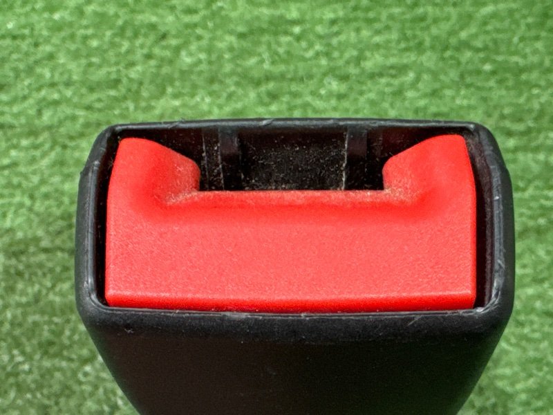 Замок ремня безопасности Ford Kuga 2013 SUV