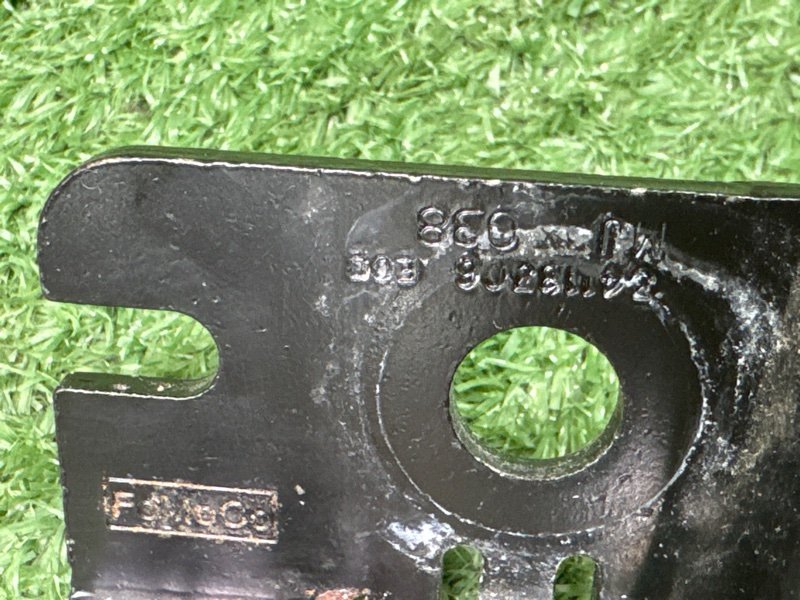 Замок ремня безопасности Ford Kuga 2013 SUV