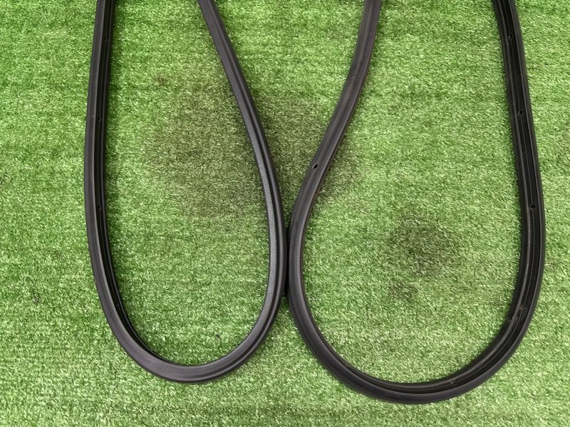 Уплотнитель двери Ford Kuga 2013 SUV