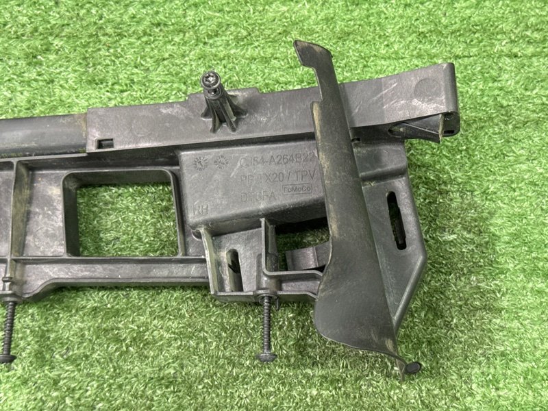 Кронштейн замка двери Ford Kuga 2013 SUV