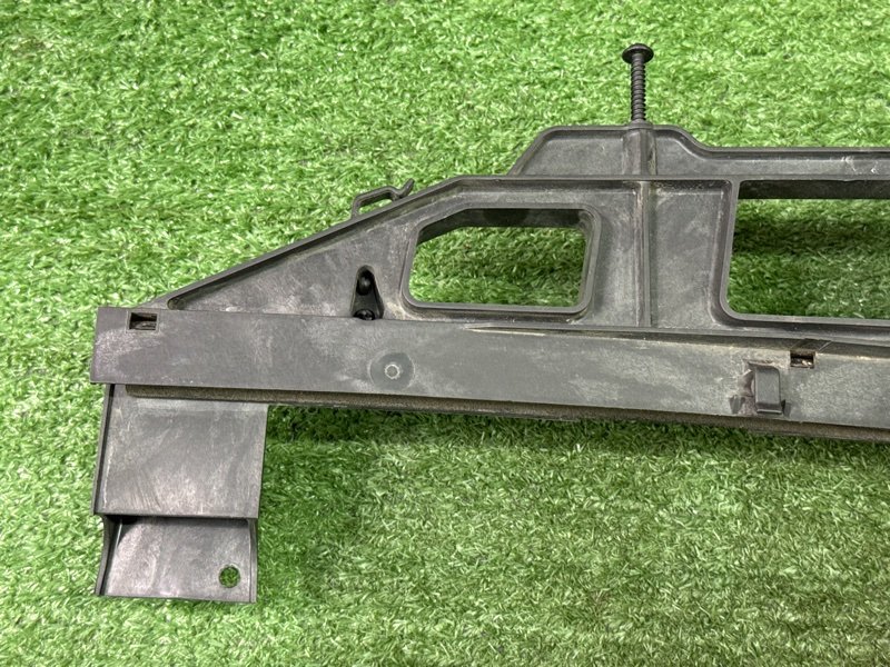 Кронштейн замка двери Ford Kuga 2013 SUV