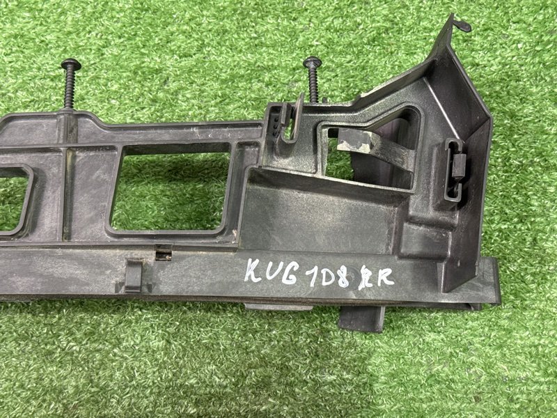 Кронштейн замка двери Ford Kuga 2013 SUV