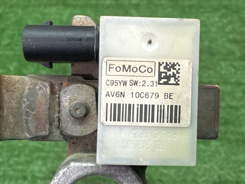 Минусовая клемма АКБ Ford Kuga 2013 SUV