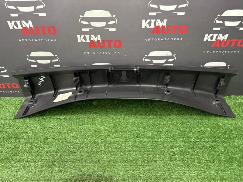 Накладка замка багажника Ford Kuga 2013 SUV