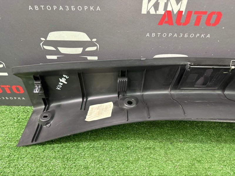 Накладка замка багажника Ford Kuga 2013 SUV