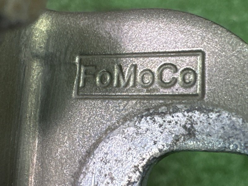 Петли двери Ford Kuga 2013 SUV