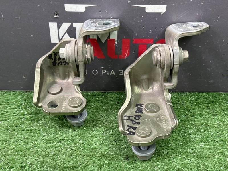 Петли двери Ford Kuga 2013 SUV