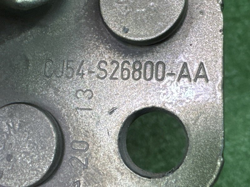 Петли двери Ford Kuga 2013 SUV