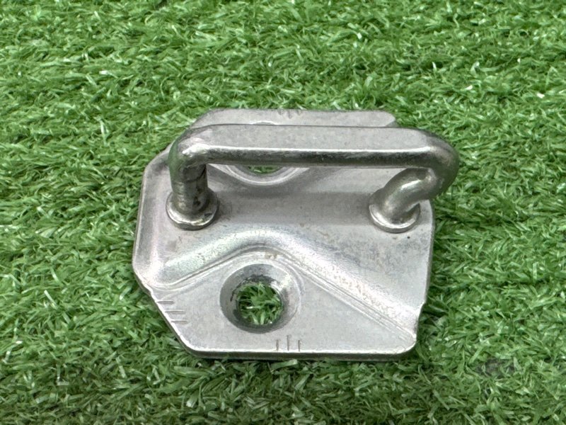 Ответная часть замка двери Ford Kuga 2013 SUV