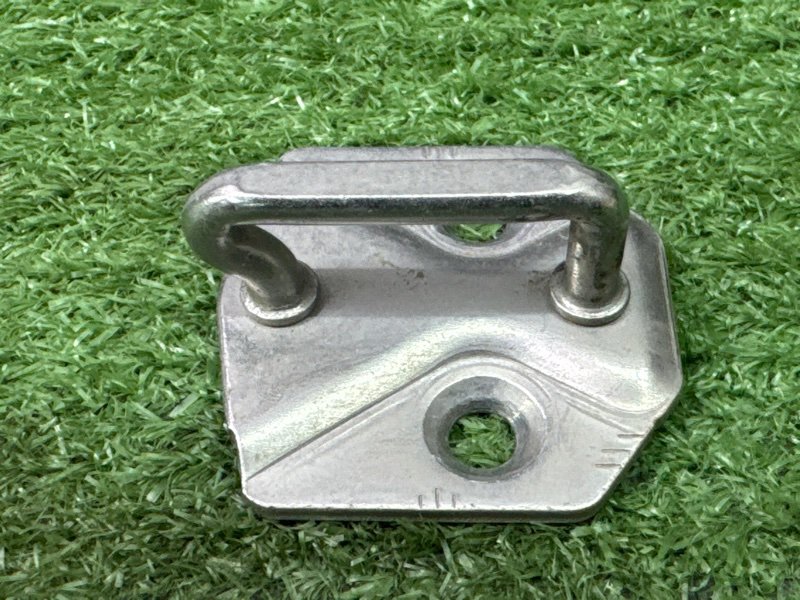 Ответная часть замка двери Ford Kuga 2013 SUV