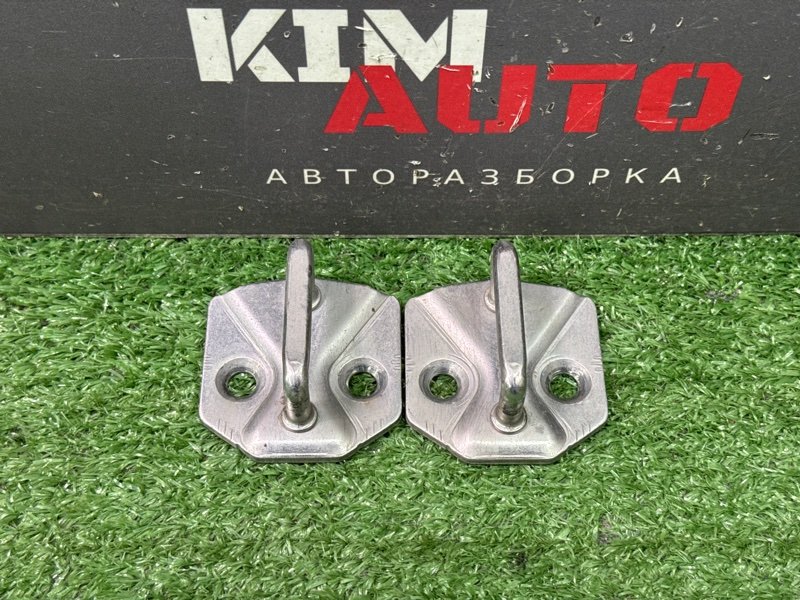 Ответная часть замка двери Ford Kuga 2013 SUV