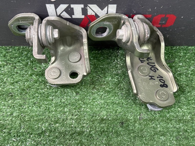 Петли двери Ford Kuga 2013 SUV