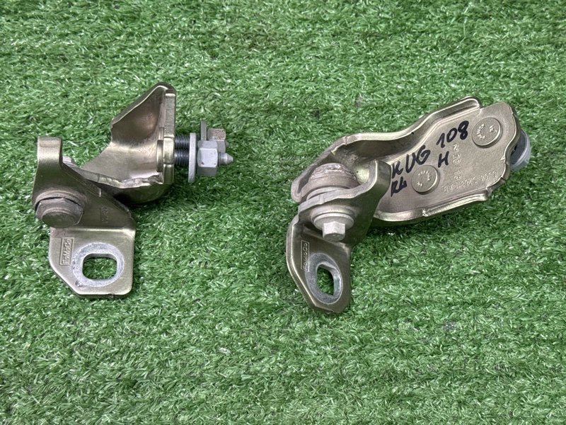 Петли двери Ford Kuga 2013 SUV