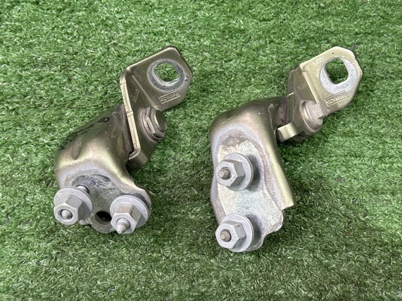 Петли двери Ford Kuga 2013 SUV